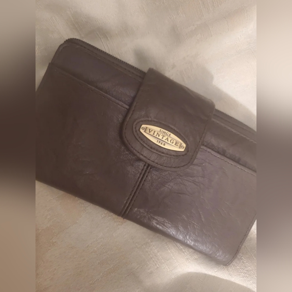 Wallet Brand Vintage 1968 Dark Gold Hardware Brown New Womens